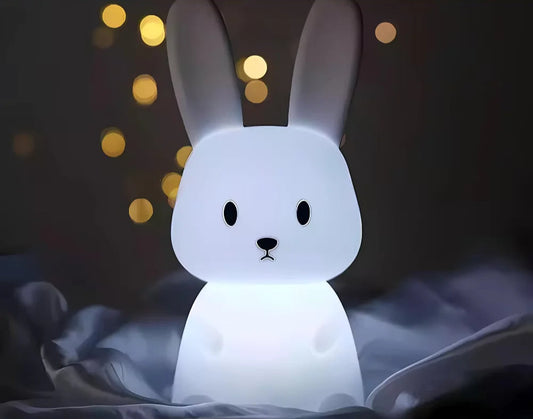Mini Luminária Coelho Fofo – Abajur LED de Silicone Touch Recarregável para Quarto e Decoração | Elizium Store